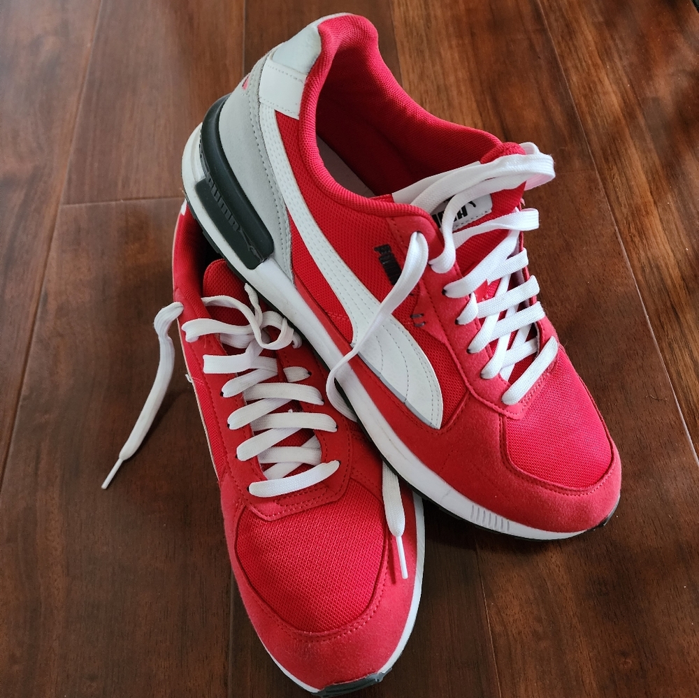 Puma Sneakers